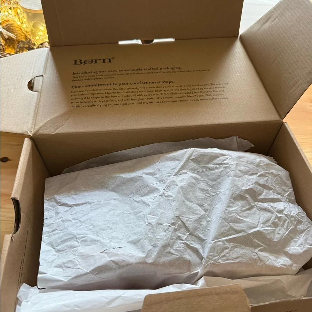 Born Olive Woven Sandals - Picture 9 of 9